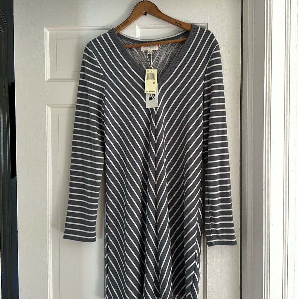 NWT Max Studio Weekend Sz. M dress